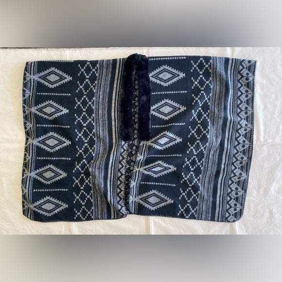 LOFT Jackets & Blazers - Loft Ann Taylor Tribal Geometric Patterned Black Grey Faux Fur OSFM Cape